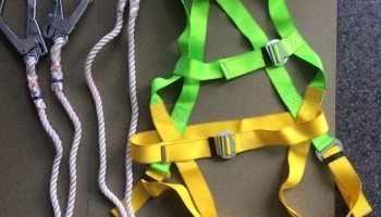 Cấu tạo của dây đai an toàn 2 móc lớn và cách sử dụng